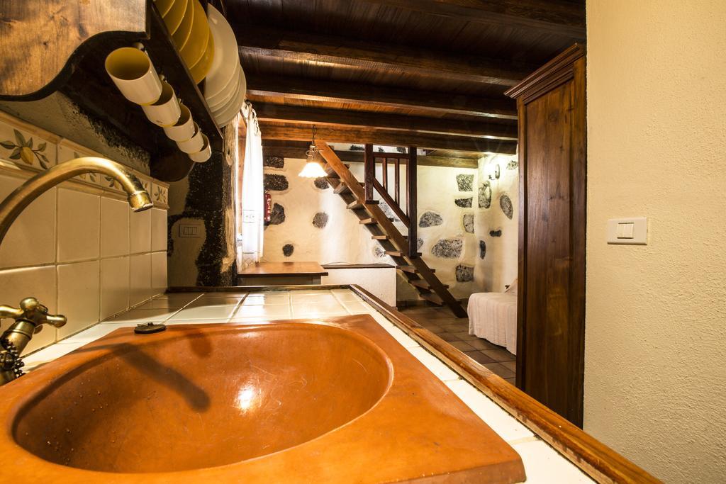 Casa Rural De Piedra Фронтера Экстерьер фото